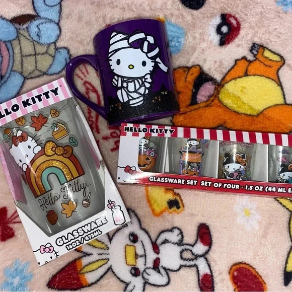 Hello kitty Halloween - Picture 2 of 5